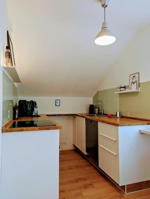 Apartment Mit Balkon In Hannover-Ahlem ภายนอก รูปภาพ